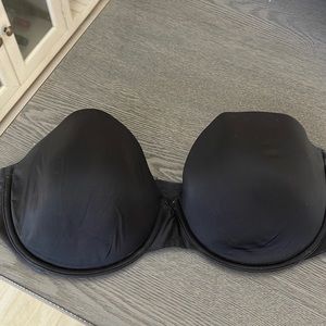 Victoria’s Secret strapless bra